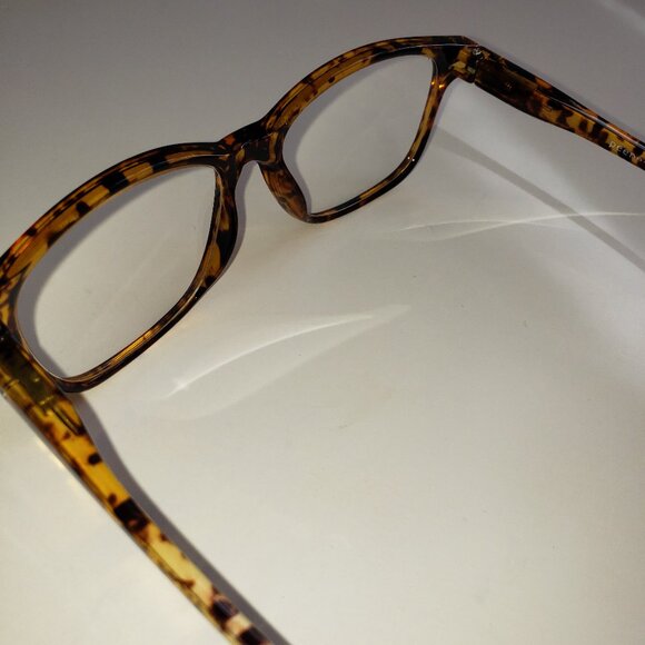Tortoise Shell Women's Glasses - Picture 8 of 9